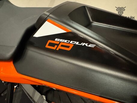 2023 KTM 890 Duke GP, чёрный, 899000 рублей, вид 5