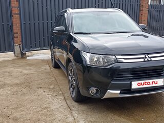 2014 Mitsubishi Outlander III, чёрный, 1430000 рублей, вид 2