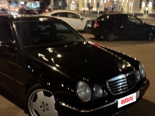 2001 Mercedes-Benz E-Класс 240 II (W210, S210) Рестайлинг, чёрный, 850000 рублей, вид 3