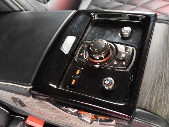 2012 Toyota Sequoia II, чёрный - вид 20