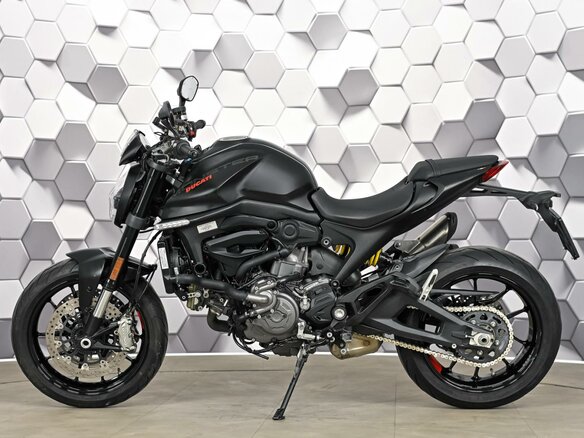 2022 Ducati Monster 937, чёрный, 879000 рублей - вид 3
