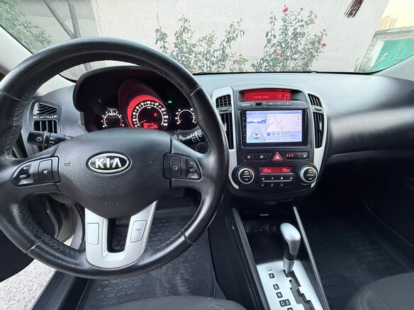2012 Kia Ceed I Рестайлинг, серебристый, 950000 рублей - вид 10