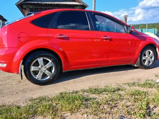 2010 Ford Focus II Рестайлинг, красный, 570000 рублей, вид 4