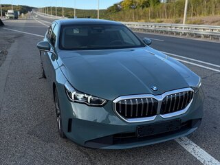 2023 BMW 5 серии 530i xDrive VIII (G60/G61/G68), зелёный, 6580000 рублей, вид 1