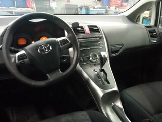 2011 Toyota Auris I Рестайлинг, серебристый, 955000 рублей, вид 5