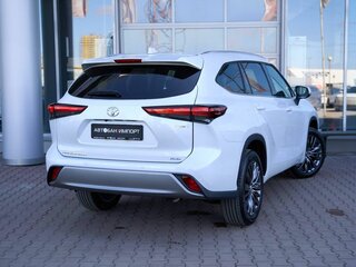 2026 Toyota Highlander IV (XU70), белый, 5549900 рублей, вид 3