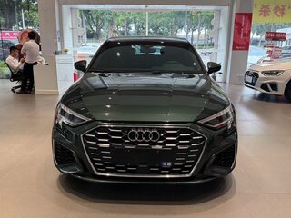 2023 Audi A3 Sportback 35 TFSI IV (8Y), зелёный, 1850000 рублей, вид 2