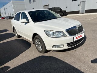 2013 Skoda Octavia II (A5) Рестайлинг, белый, 1086000 рублей, вид 2