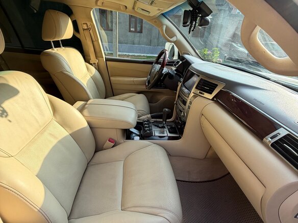 2012 Lexus LX 570 III Рестайлинг, белый, 3900000 рублей - вид 7