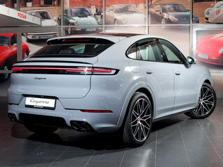 2026 Porsche Cayenne Coupé III Рестайлинг, серый, 23900000 рублей, вид 3