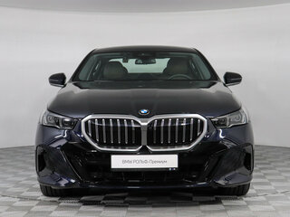 2025 BMW 5 серии Long 530Li xDrive VIII (G60/G61/G68), синий, 8200000 рублей, вид 1