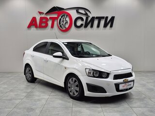 2012 Chevrolet Aveo II, белый, 550000 рублей, вид 1