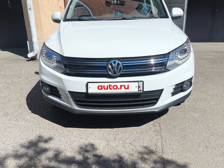 2016 Volkswagen Tiguan I Рестайлинг, белый, 1450000 рублей, вид 2