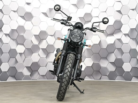 2025 Triumph Scrambler, зелёный - вид 4