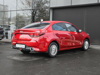 2022 Kia Rio IV Рестайлинг, красный, 1750000 рублей, вид 4