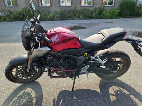 2020 Honda CB 650R, красный, 899990 рублей, вид 2