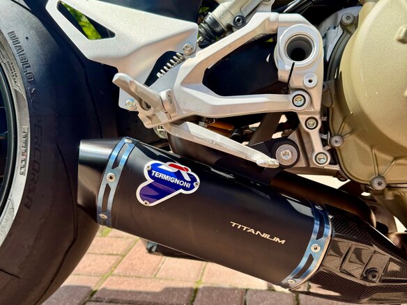 2022 Ducati Streetfighter V4, красный, 1385000 рублей - вид 8
