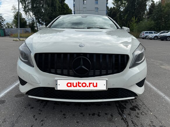 2013 Mercedes-Benz A-Класс 180 III (W176), белый - вид 1