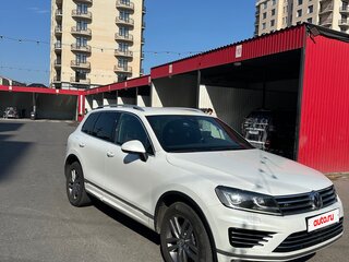 2016 Volkswagen Touareg II Рестайлинг, белый, 3350000 рублей, вид 1