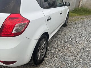 2010 Kia Ceed I Рестайлинг, белый, 580000 рублей, вид 2
