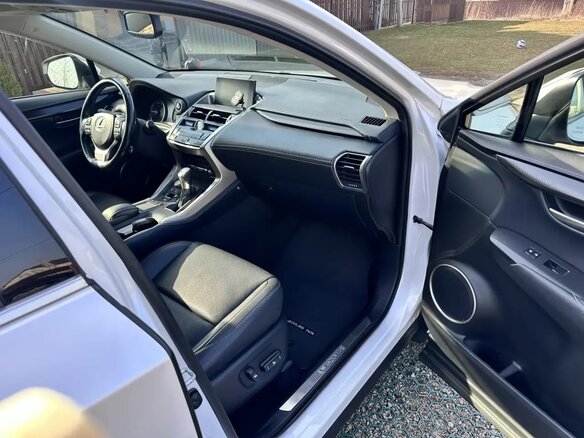 2017 Lexus NX 300h I Рестайлинг, белый, 2950000 рублей - вид 7