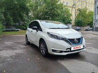2020 Nissan Note e-Power II Рестайлинг, белый, 1450000 рублей, вид 3