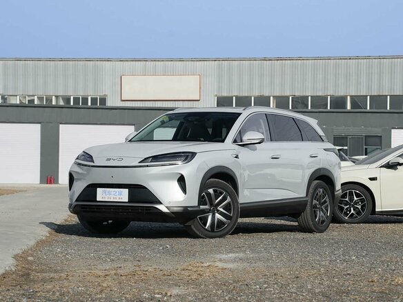 2026 BYD Sea Lion 07, серый, 4040000 рублей