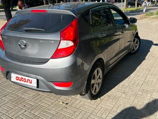 2013 Hyundai Solaris I, чёрный, 640000 рублей, вид 4