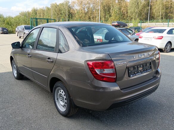 2026 Lada (ВАЗ) Granta I Рестайлинг, коричневый, 1088000 рублей - вид 6