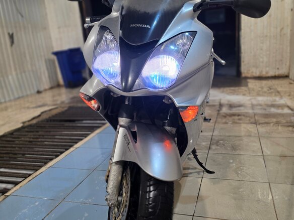 2006 Honda VFR 800, серебристый, 420000 рублей - вид 7
