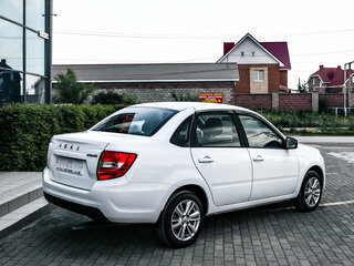 2026 Lada (ВАЗ) Granta I Рестайлинг, белый, 869000 рублей, вид 5
