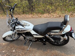 2023 Bajaj Avenger, белый, 220000 рублей, вид 4