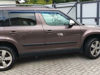 2015 Skoda Yeti I Рестайлинг, коричневый, 1650000 рублей, вид 3