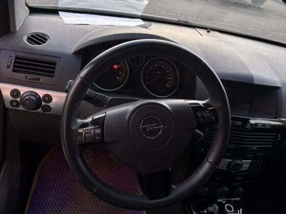 2011 Opel Astra H Рестайлинг, серебристый, 480000 рублей - вид 4