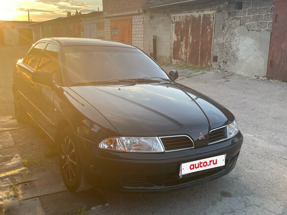 2000 Mitsubishi Carisma I Рестайлинг, зелёный, 247000 рублей