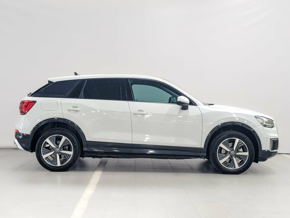 2021 Audi Q2 L e-tron I Рестайлинг, белый, 2450000 рублей - вид 3