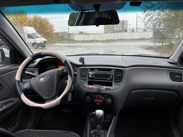 2008 Kia Rio II, серебристый, 550000 рублей - вид 5