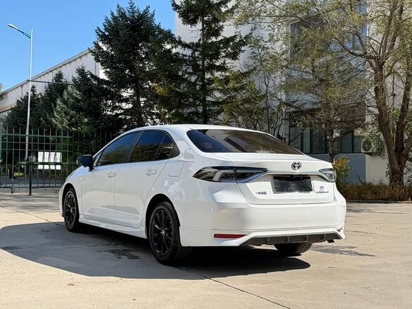 2022 Toyota Corolla XII (E210) Рестайлинг, белый, 1500000 рублей - вид 7
