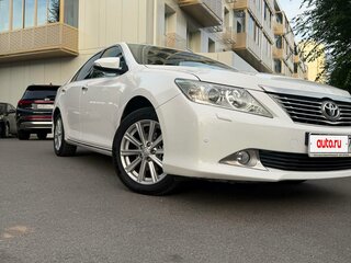 2013 Toyota Camry VII (XV50), белый, 1490000 рублей, вид 4