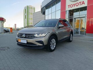2021 Volkswagen Tiguan II Рестайлинг, коричневый, 2290000 рублей, вид 1