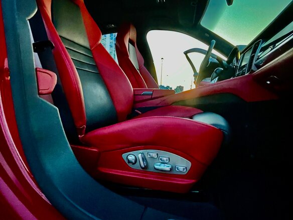 2015 Porsche Panamera GTS I Рестайлинг, красный, 4500000 рублей - вид 32