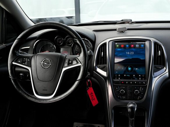 2011 Opel Astra J, белый - вид 19