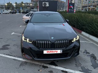 2023 BMW 5 серии 530i xDrive VIII (G60/G61/G68), серый, 7100000 рублей, вид 4