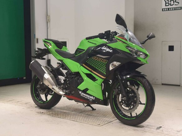 2019 Kawasaki Ninja 400, зелёный, 599000 рублей - вид 2
