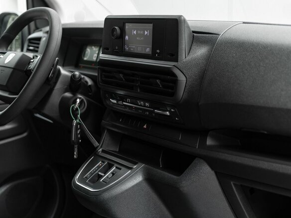 2025 Peugeot Traveller Long I Рестайлинг, белый, 6250000 рублей - вид 35