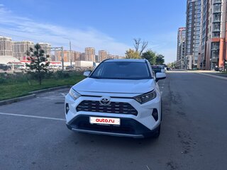 2020 Toyota RAV4 V (XA50), белый, 2100000 рублей, вид 3