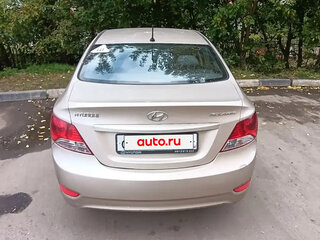 2013 Hyundai Solaris I, бежевый, 750000 рублей, вид 2