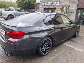 2011 BMW 5 серии 550i xDrive VI (F10/F11/F07), серый, 2099000 рублей, вид 4