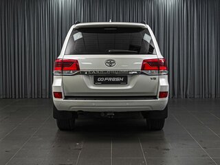 2016 Toyota Land Cruiser 200 Series Рестайлинг 2, белый, 5489000 рублей, вид 4