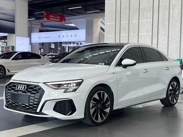 Открыть фотографии: Audi A3 IV (8Y)